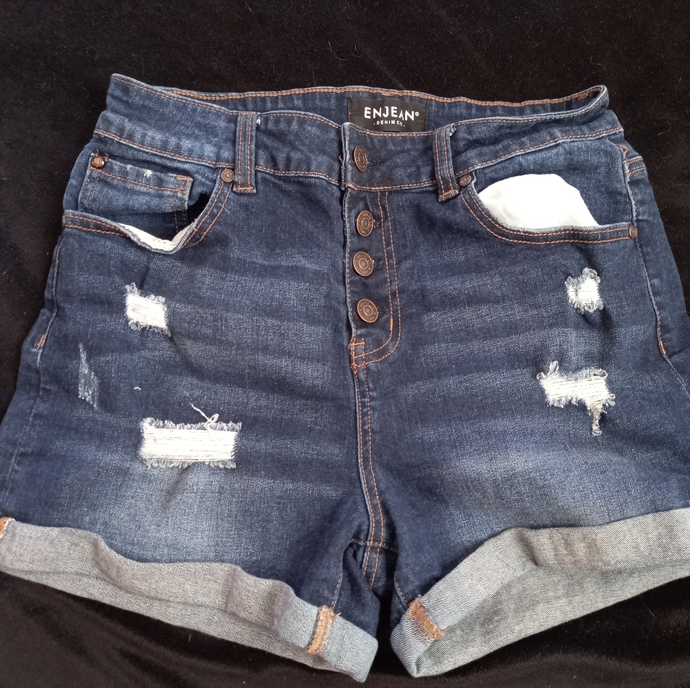 ENJEAN High Rise Shorts